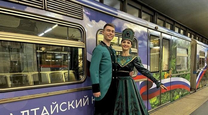 Вагон, посвящённый Алтайскому краю, представили в Московском метрополитене