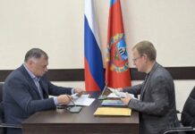 Заместитель Председателя Правительства России Марат Хуснуллин и Губернатор Алтайского края Виктор Томенко обсудили социально-экономическое развитие региона